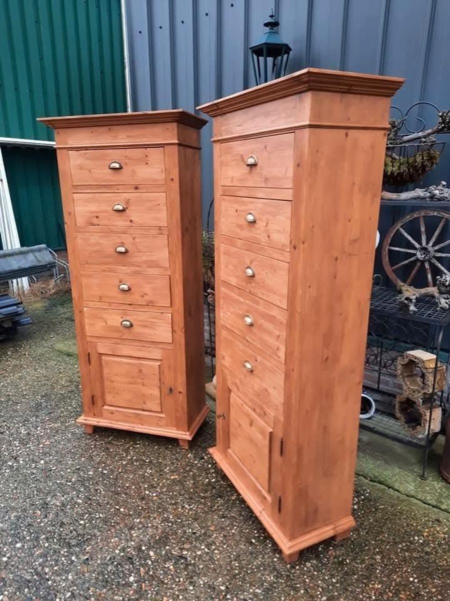Unieke Hoge Ladekasten Afm. 84x40cm En 191cm Hoog. image 3