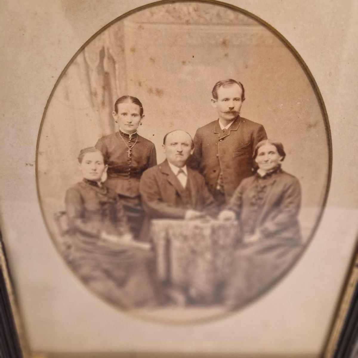 Antieke Lijst 1868 Met Een Familie Foto image 6
