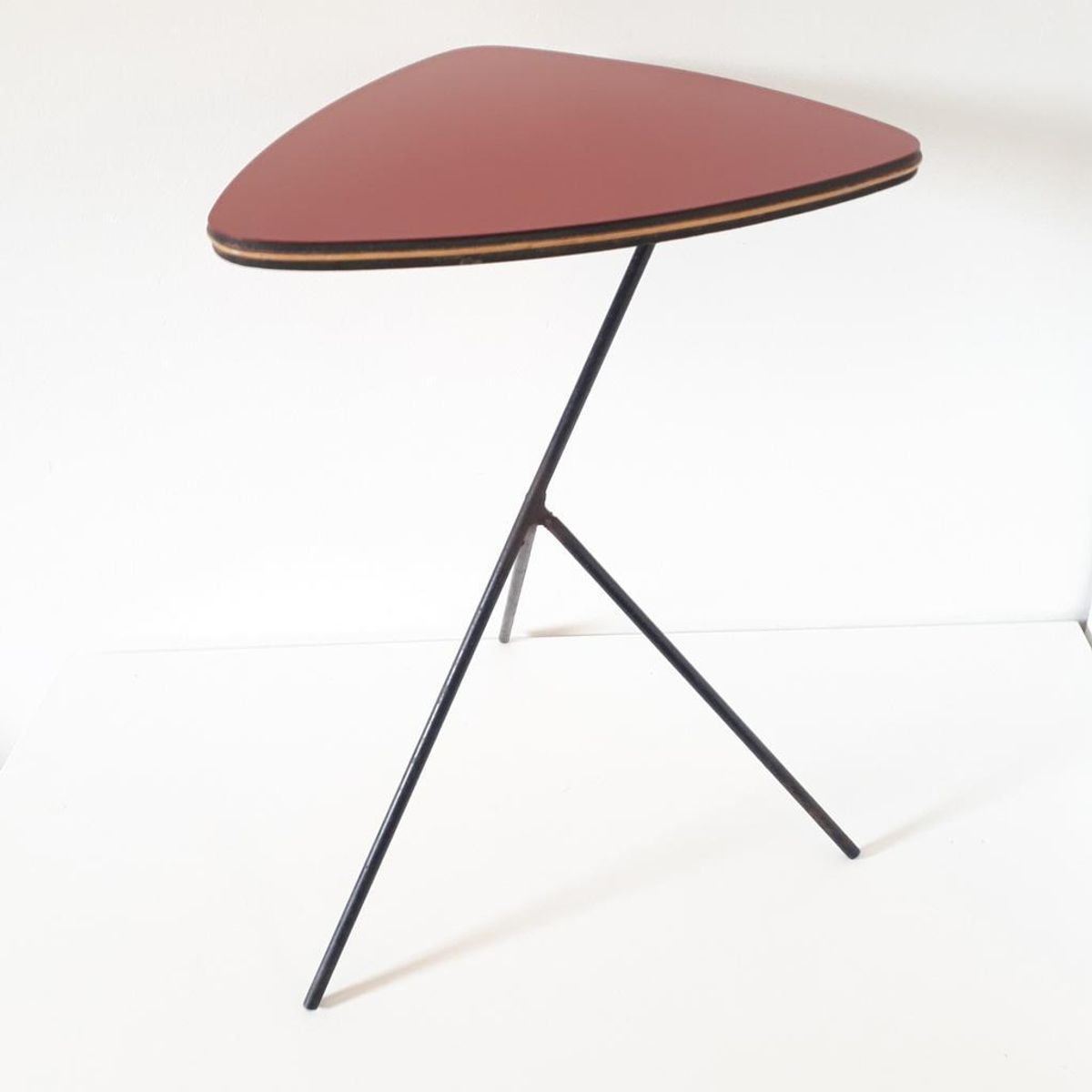 Mathieu Mategot Triangle Artimeta Design Tafeltje image 7